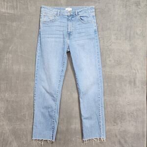 Forever 21 Jeans Slim Straight Light Wash Raw Hem Size 30‎